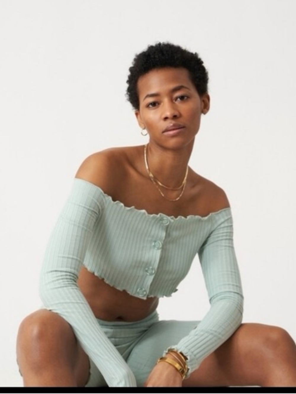 Ribbed Off-Shoulder Button Crop Top in Sage Green Size S Shell 91% Tencel